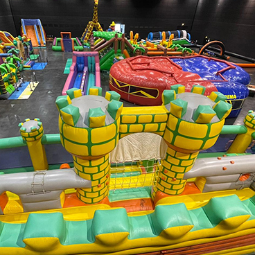 Parc de trampolines gonflables d'intérieur