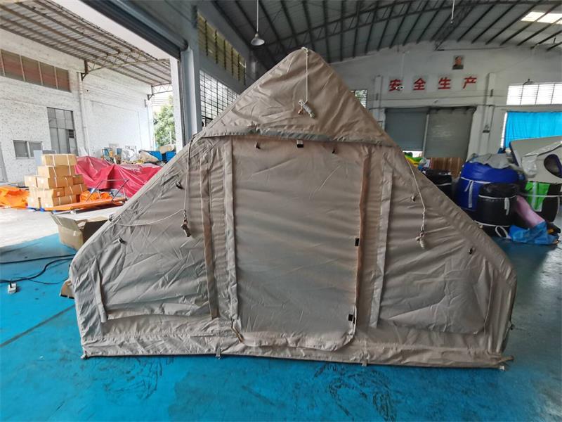 Les clients ouzbeks explorent de nouvelles opportunités pour les tentes gonflables de camping