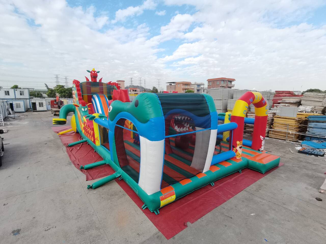 Parc de jeux Ultimate Dragon Adventure : parcours d'obstacles gonflable pour divertissement commercial